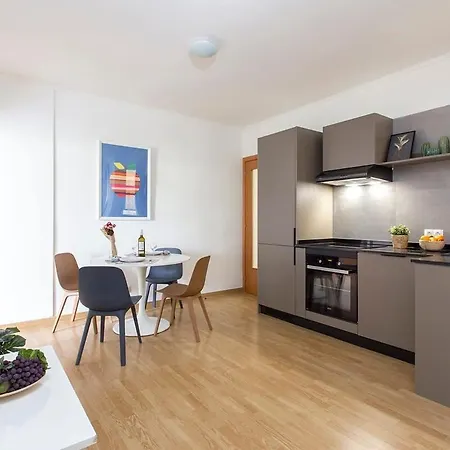 Sunny 3bd Only For Families In Poblenou Next To The Sea! *