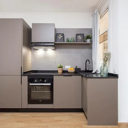 Sunny 3bd Only For Families In Poblenou Next To The Sea! Barcelona