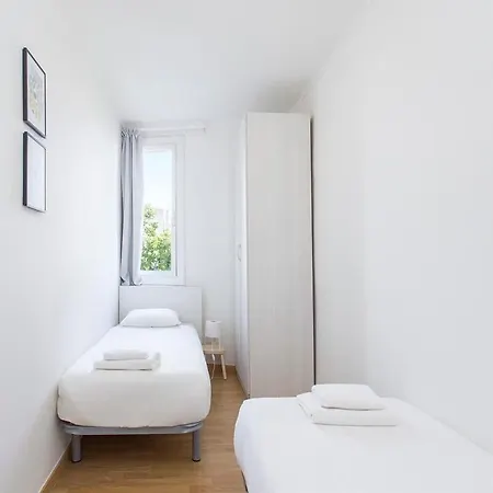 Sunny 3bd Only For Families In Poblenou Next To The Sea! Apartment Barcelona